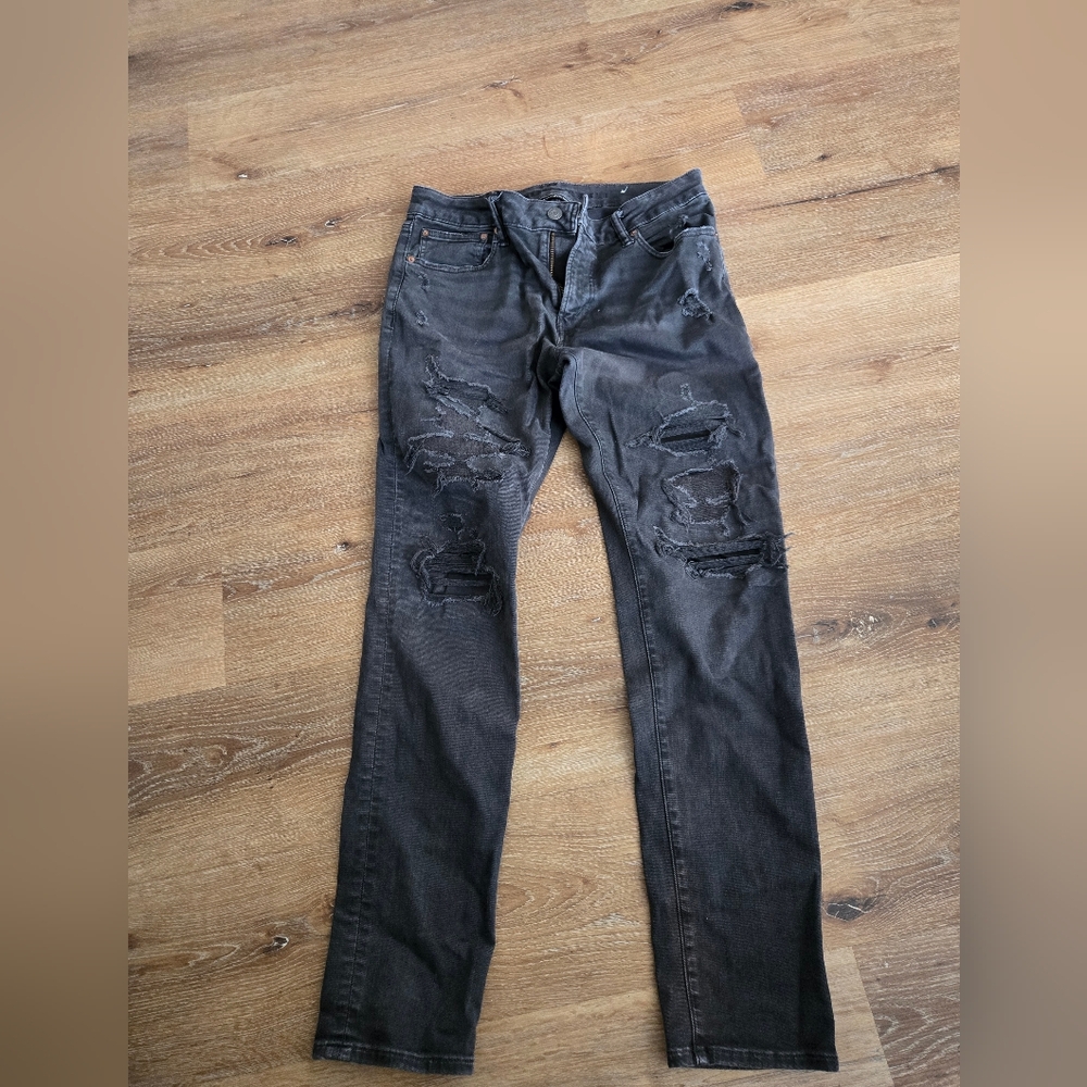 32x32 American Eagle Men's Distressed Black Jeans